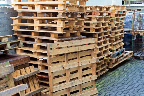 Scheduling rubbish removal service in Lee
